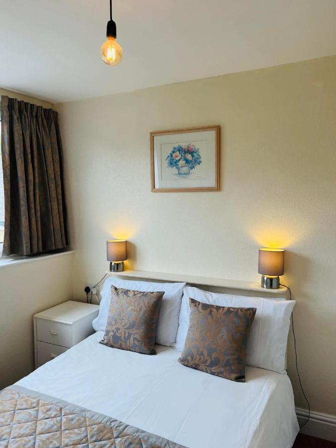 Brialene Holiday Flats สการ์โบโรห์ ภายนอก รูปภาพ