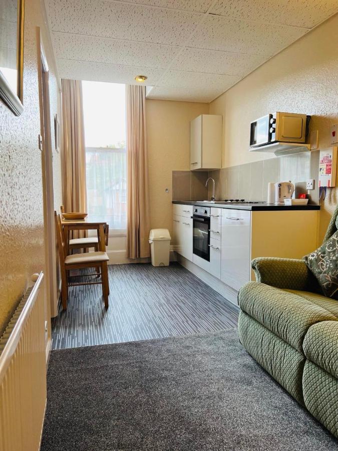 Brialene Holiday Flats สการ์โบโรห์ ภายนอก รูปภาพ