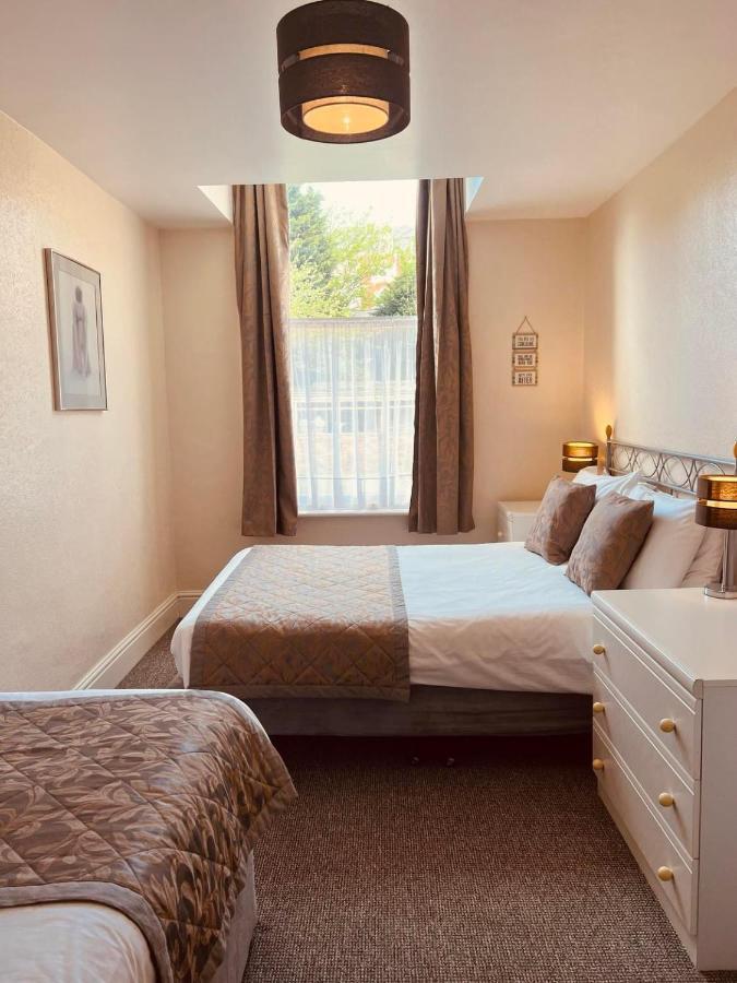 Brialene Holiday Flats สการ์โบโรห์ ภายนอก รูปภาพ