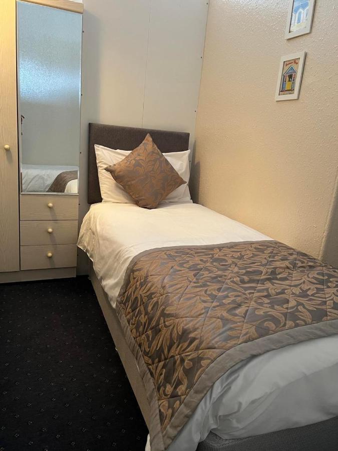Brialene Holiday Flats สการ์โบโรห์ ภายนอก รูปภาพ