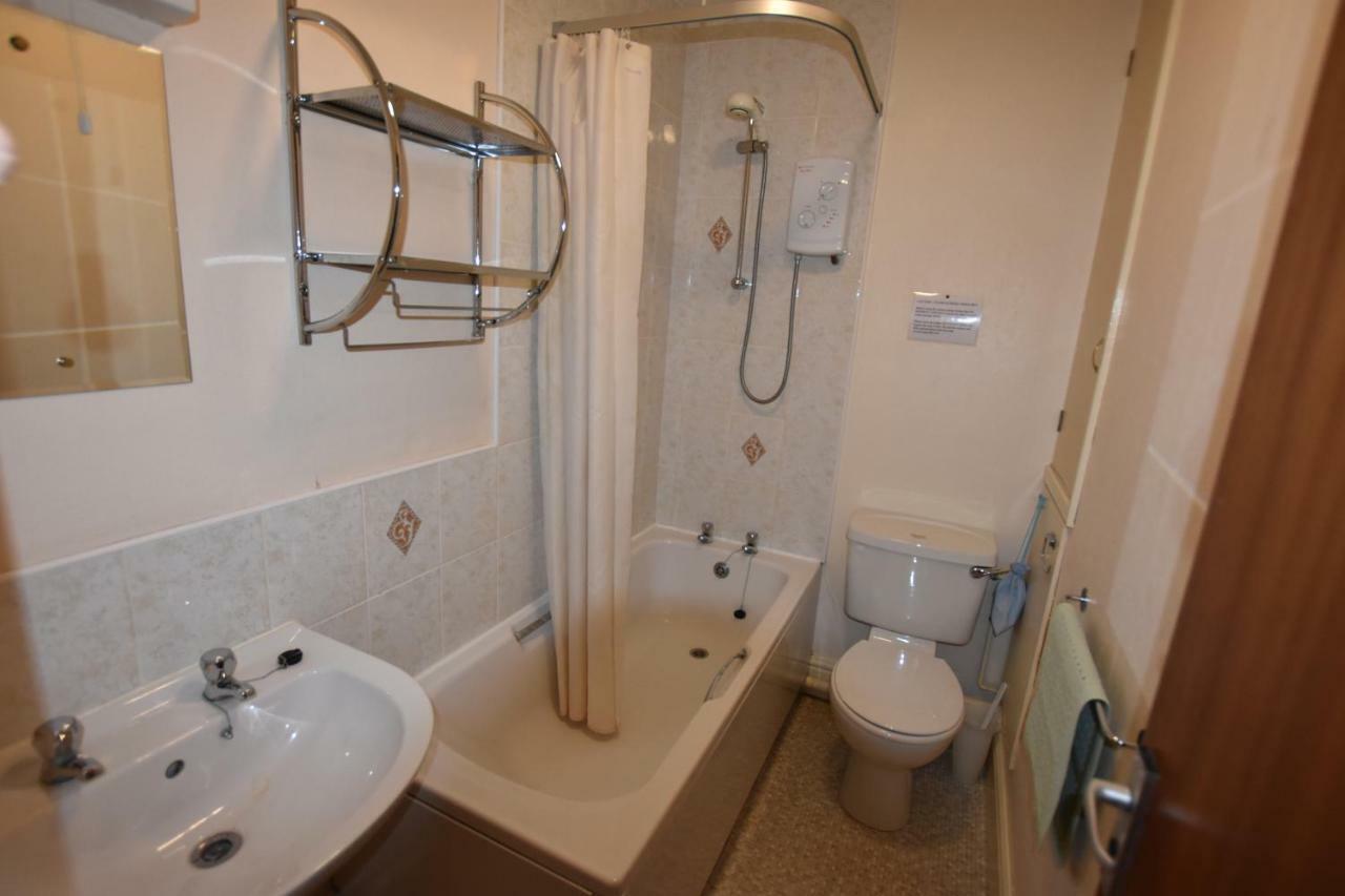 Brialene Holiday Flats สการ์โบโรห์ ภายนอก รูปภาพ